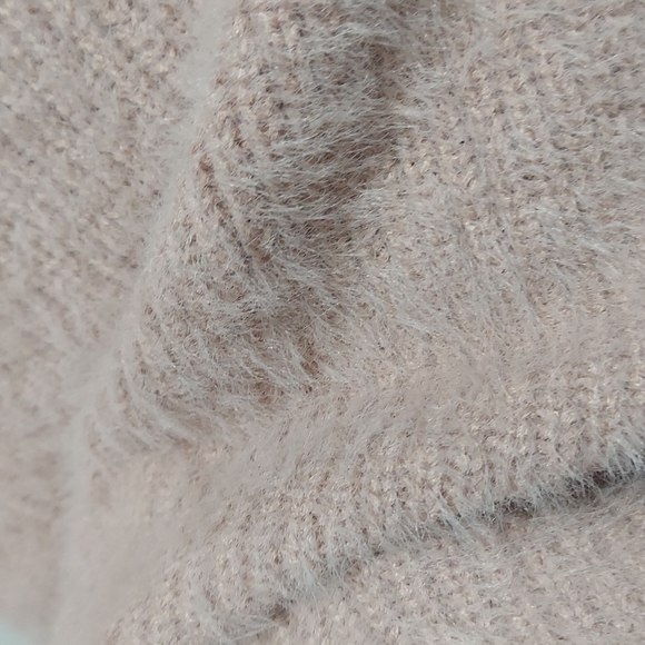 Super Soft Pink Turtleneck Sweater - Picture 4 of 5